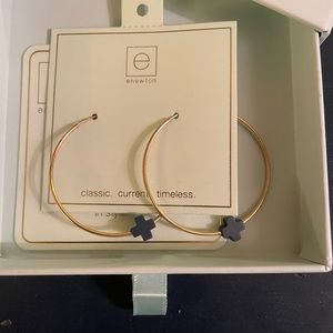 enewton gold hoops